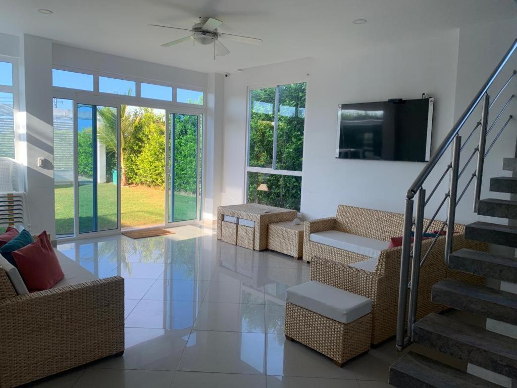 サンタ・ベロニカ Casa Blanca Malibuアパートホテル エクステリア 写真