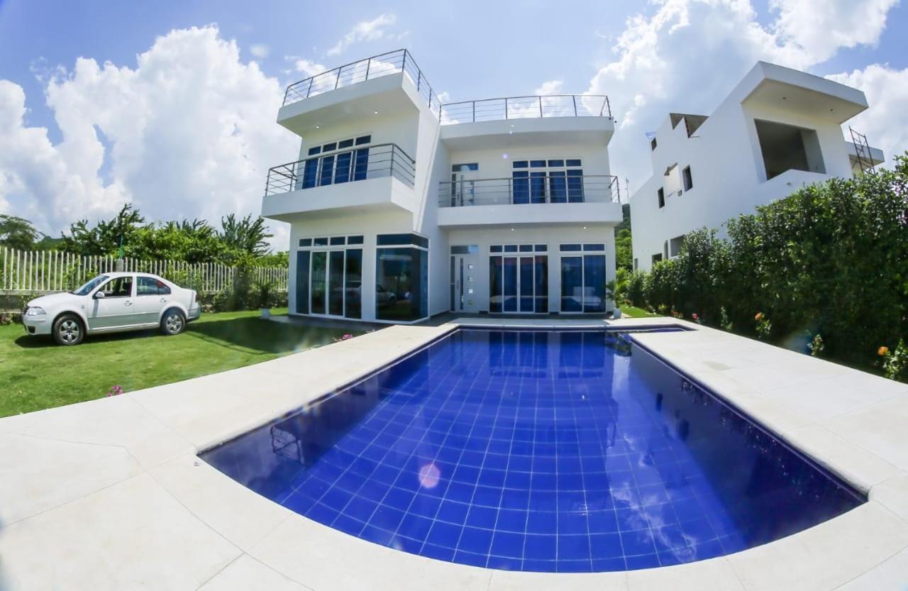 サンタ・ベロニカ Casa Blanca Malibuアパートホテル エクステリア 写真